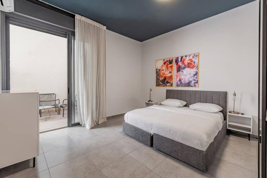 Allenby 114 Triplex Apartment *