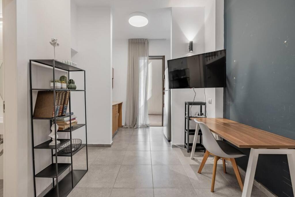 Allenby 114 Triplex